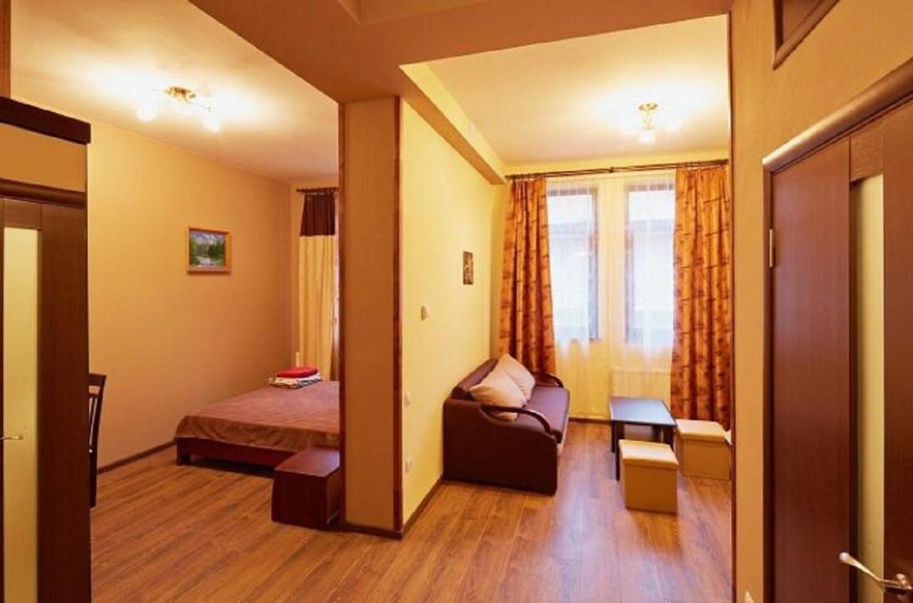 Apartment On Lychakivska 6-A Lviv Dış mekan fotoğraf